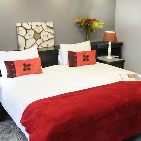 Sea Breeze Guesthouse Свакопмунд Экстерьер фото