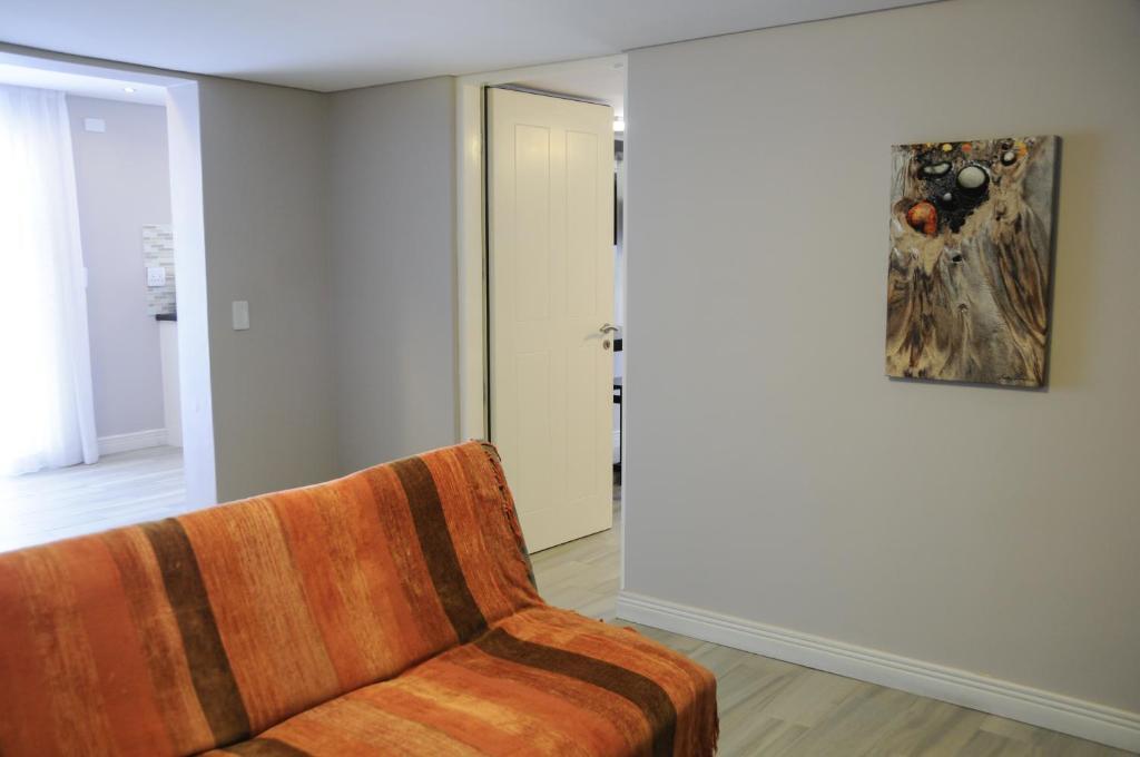 Sea Breeze Guesthouse Свакопмунд Экстерьер фото