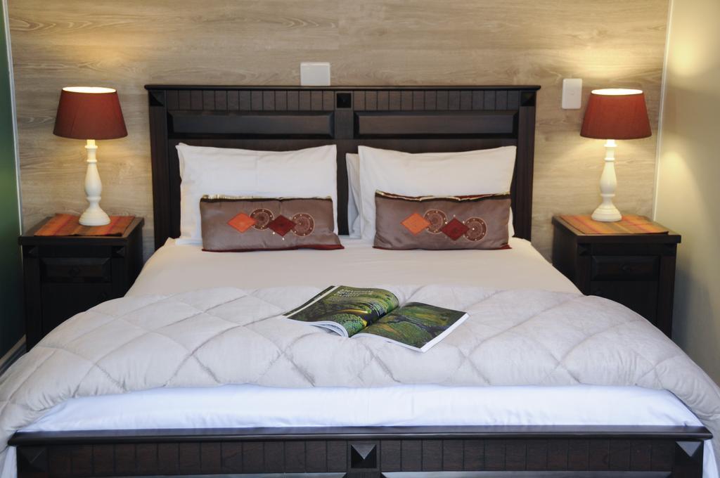 Sea Breeze Guesthouse Свакопмунд Экстерьер фото