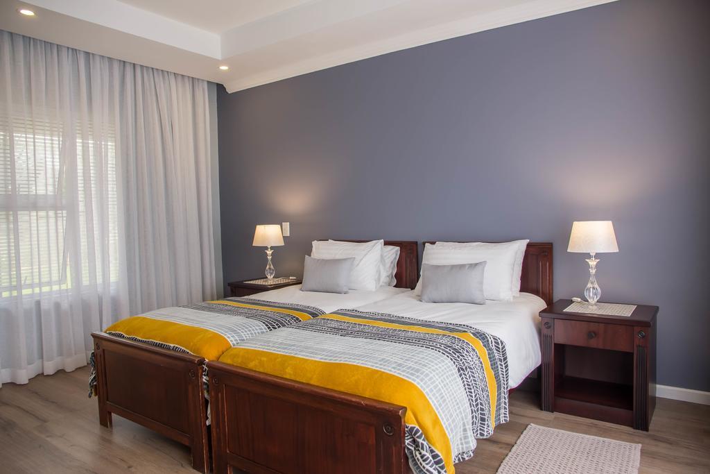 Sea Breeze Guesthouse Свакопмунд Экстерьер фото
