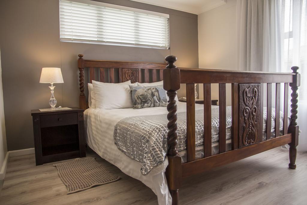 Sea Breeze Guesthouse Свакопмунд Экстерьер фото