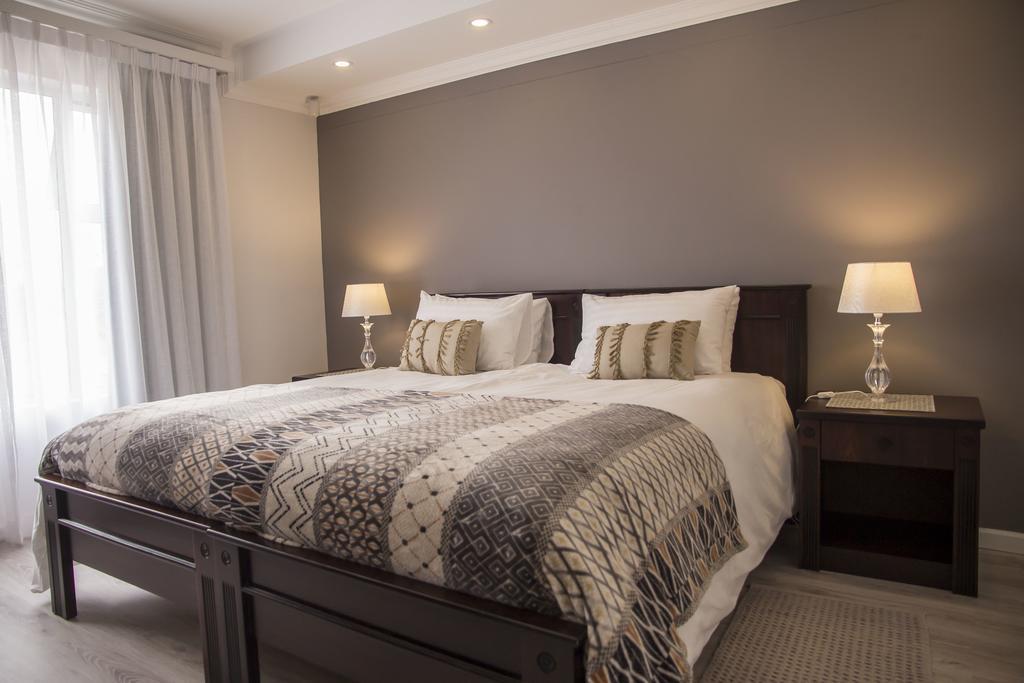 Sea Breeze Guesthouse Свакопмунд Экстерьер фото