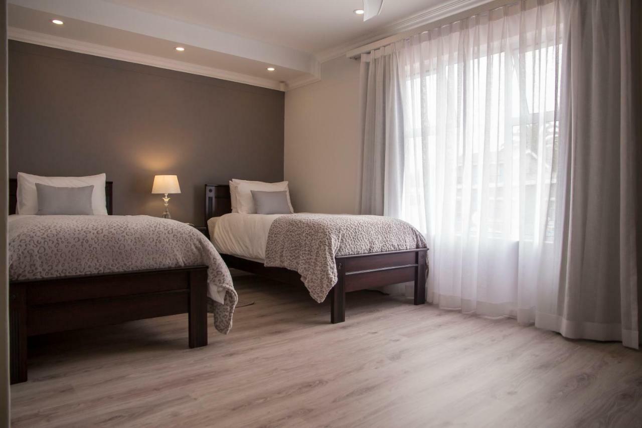 Sea Breeze Guesthouse Свакопмунд Экстерьер фото
