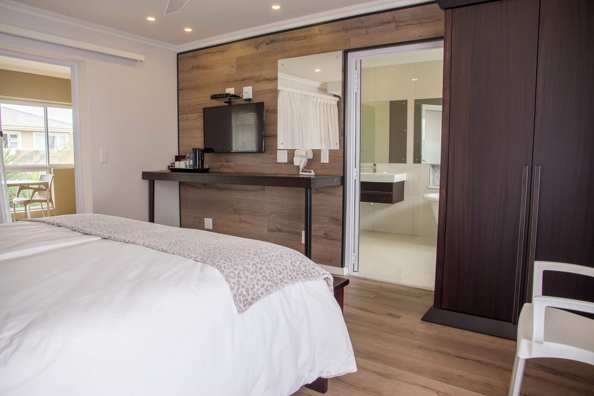 Sea Breeze Guesthouse Свакопмунд Экстерьер фото