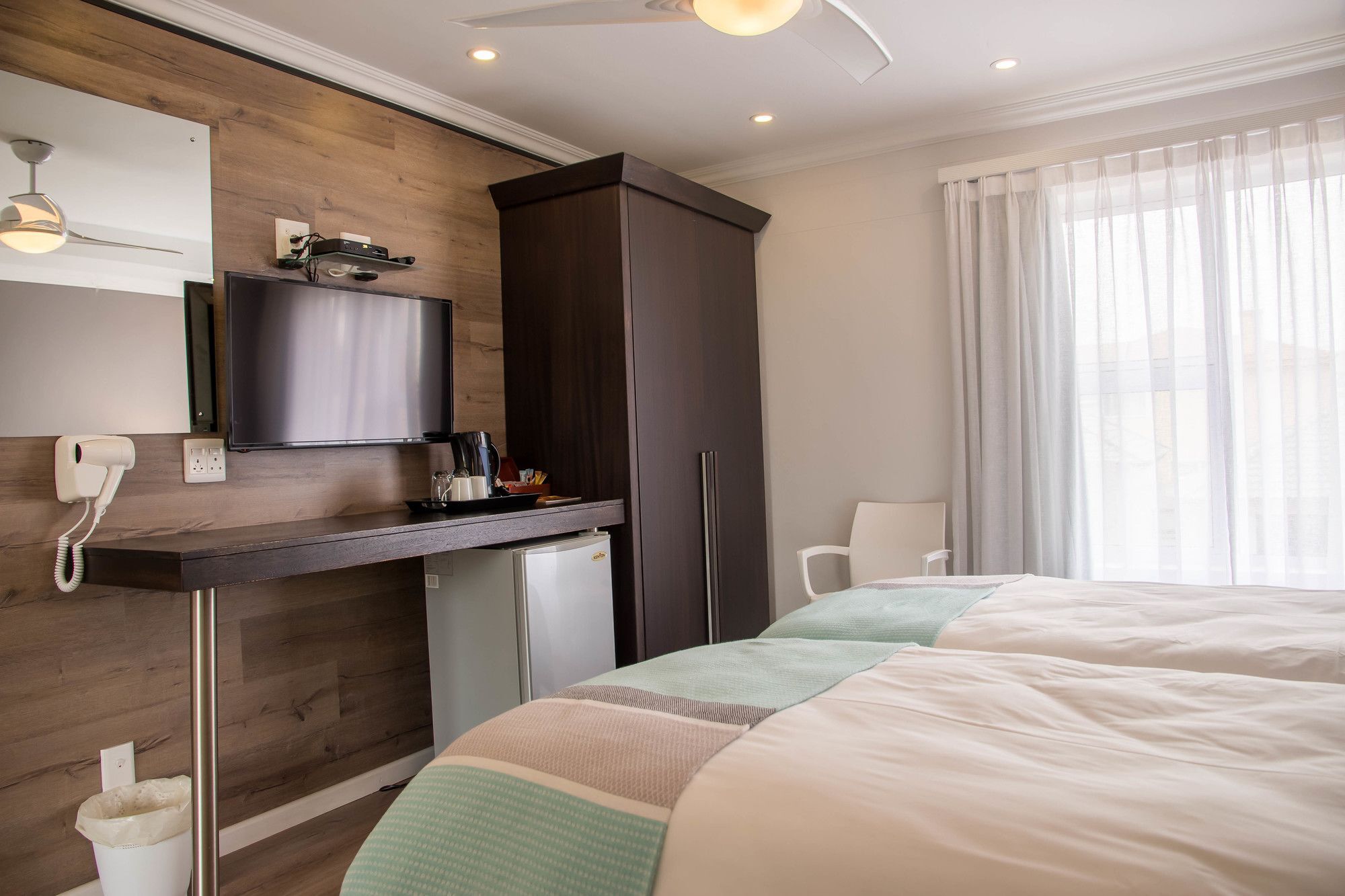 Sea Breeze Guesthouse Свакопмунд Экстерьер фото