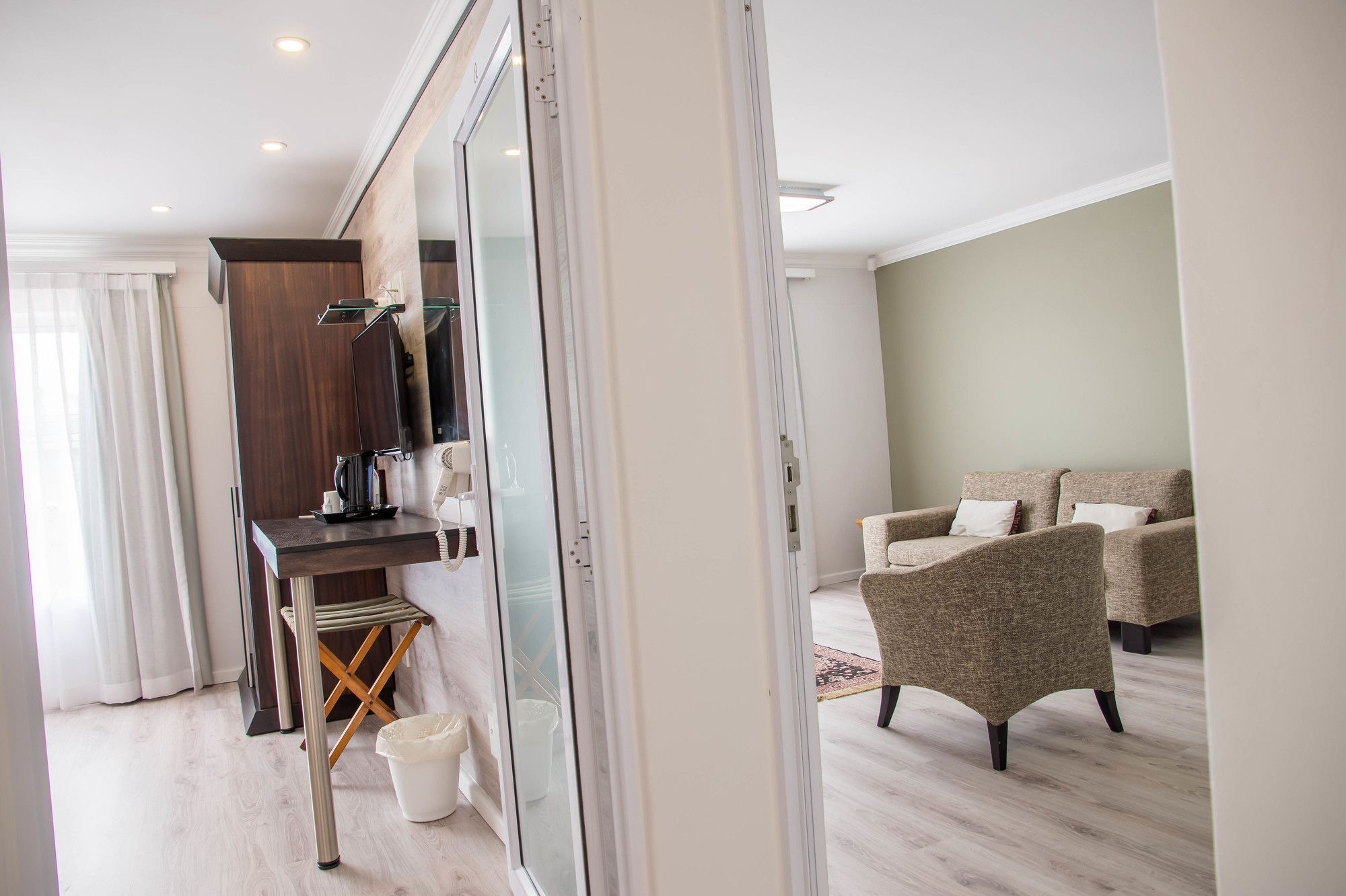 Sea Breeze Guesthouse Свакопмунд Экстерьер фото